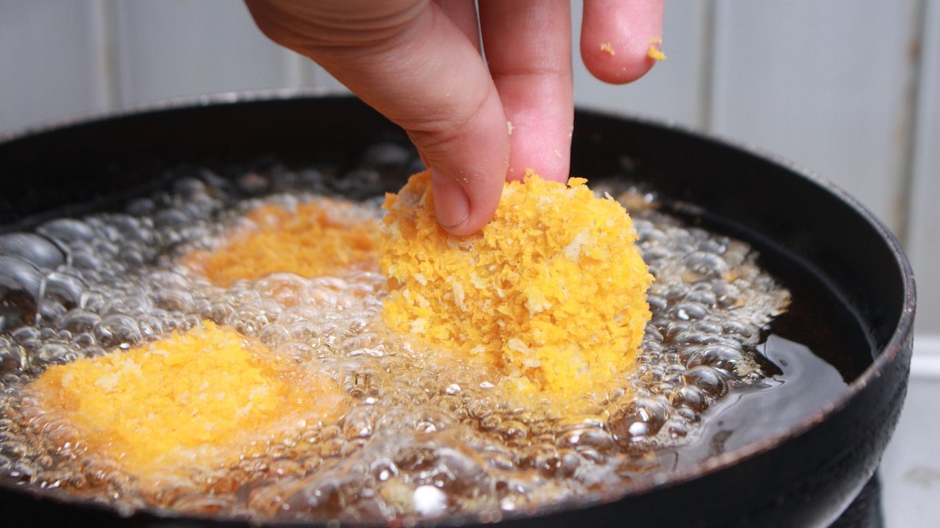 deep frying tempura